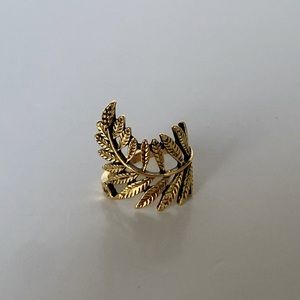 💜 SALE 2/$15 💜  🆕 PALM LEAF Gold Ring!!!